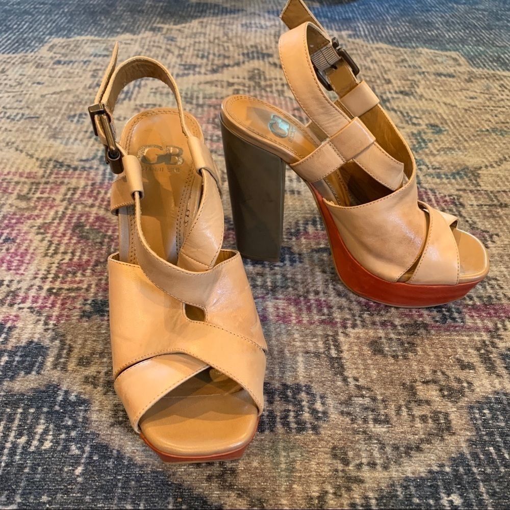 Gianni Bini nude with orange platform sandals 8